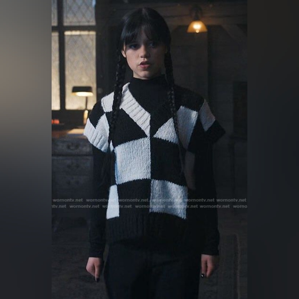 Hot Topic Black and White Checkered Sweater